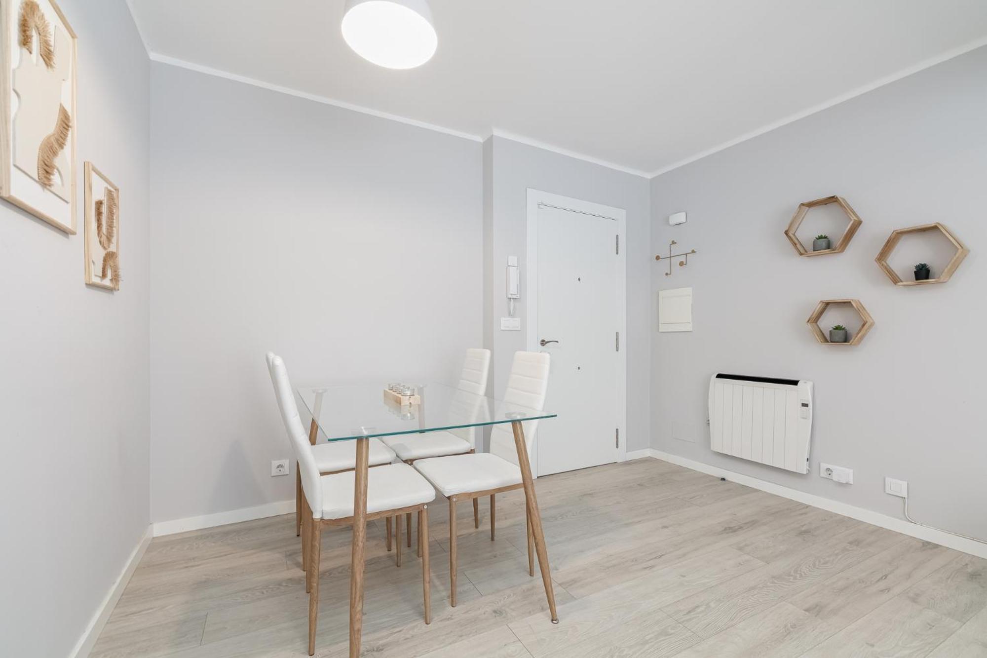 Luminoso Y Moderno En By Apartamento