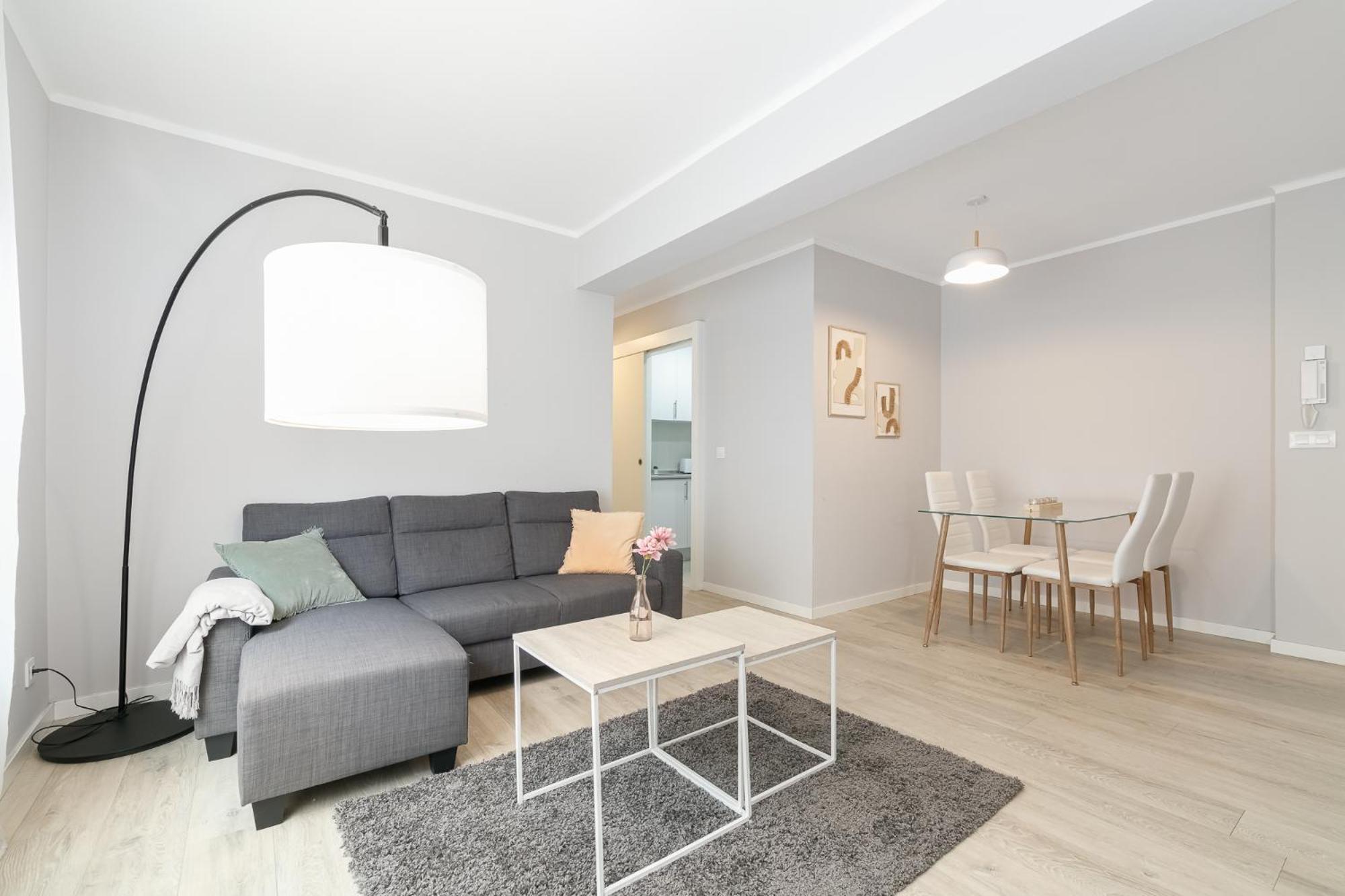 Apartamento Luminoso Y Moderno En By