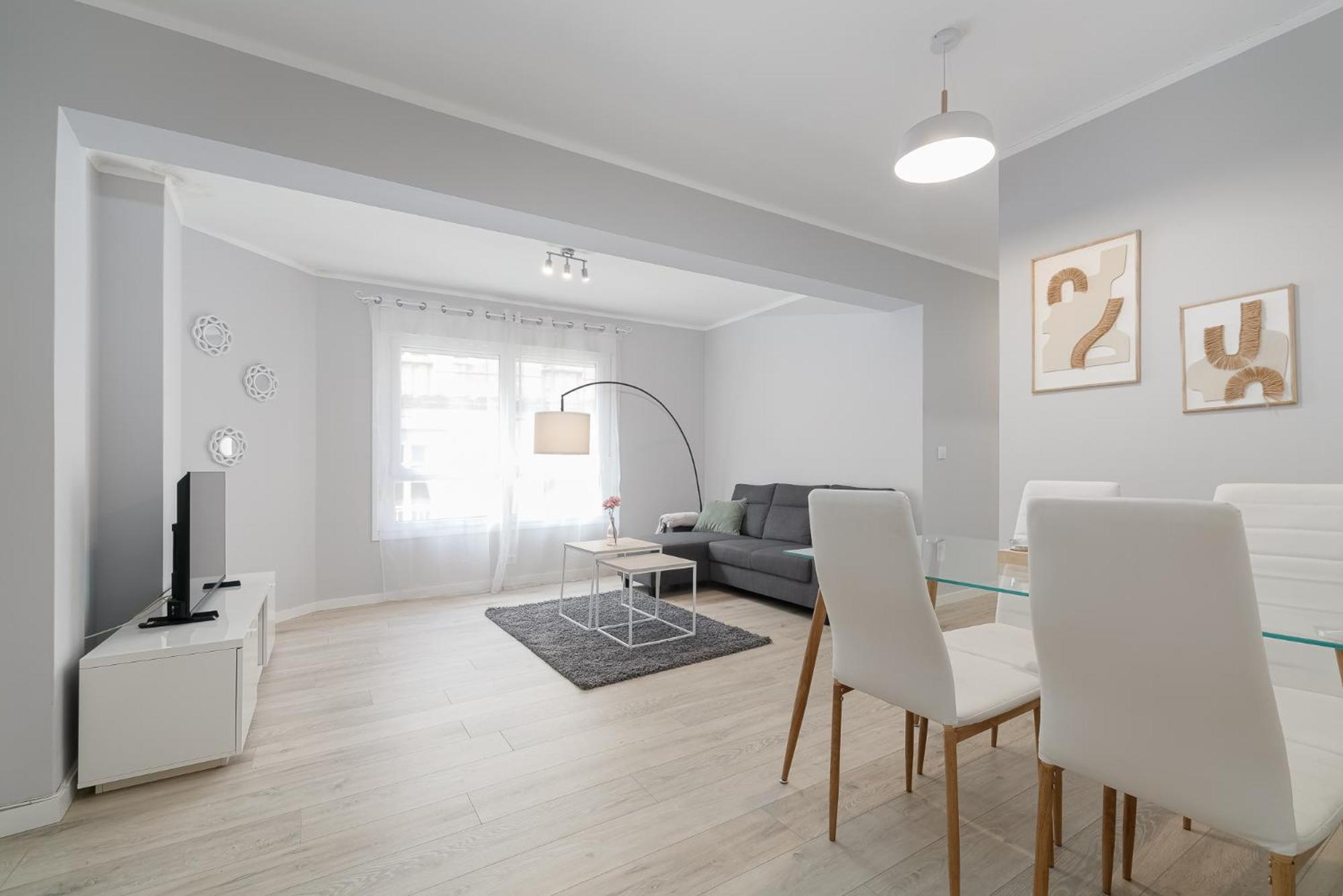 Luminoso Y Moderno En By Apartamento *
